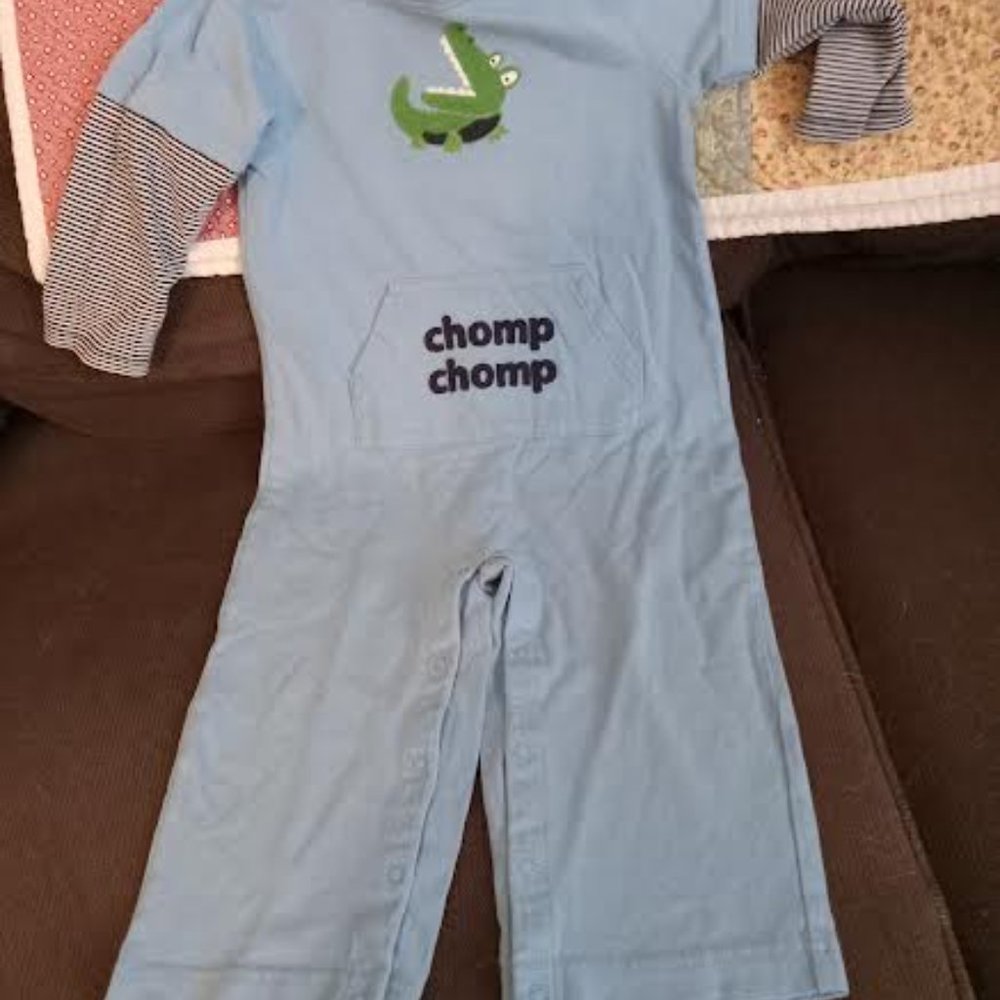 Infant Boys Long Sleeve, Long Leg  One Piece Romper w/Alligators;  Size 24 Mo.